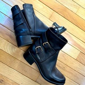 NWT Emanuel Crasto Leather Booties